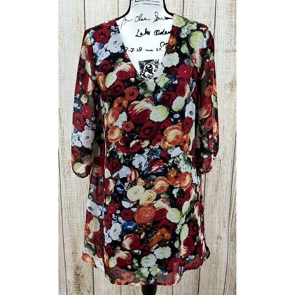 Lulus‎ Exclusive Ta-Rose Shift Dress Size Medium Cards Red Floral Print Shift